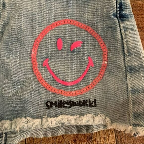 Smiley world girls size 5 denim skirt with neon pink smiley face - Picture 4 of 4
